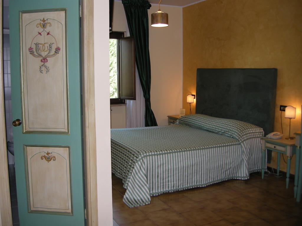 Hotel Fiordigigli L'Aquila Room photo